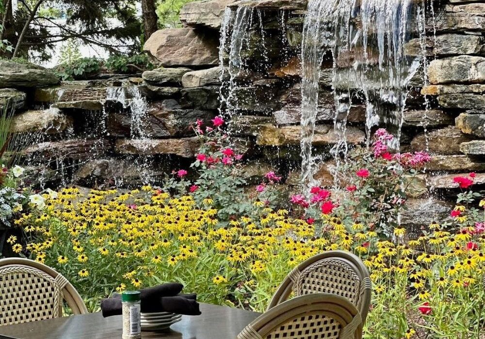 <i>Photo courtesy of Gibsons Bar & Steakhouse</i>